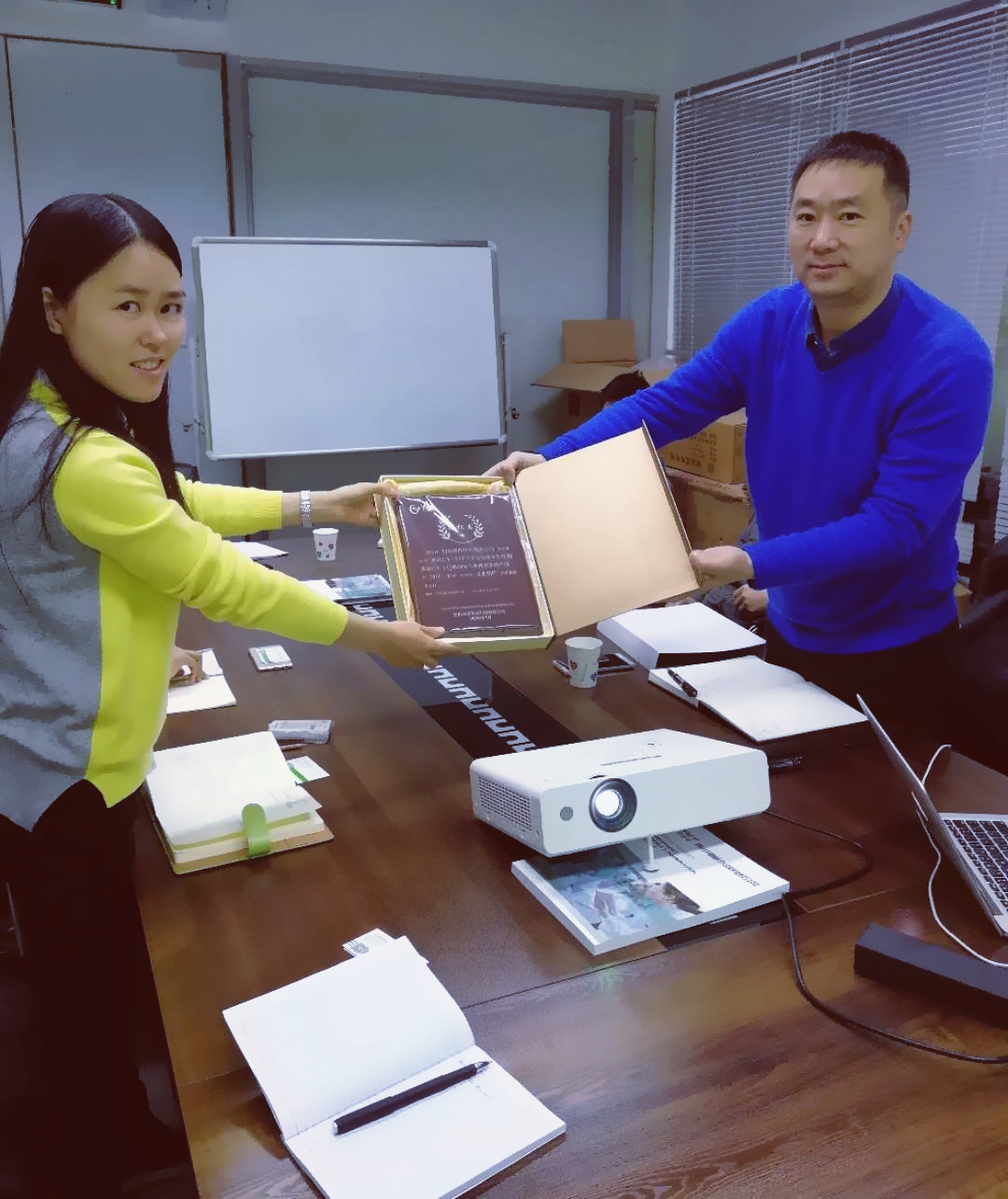 四川德析仪器与春雨环保举行代理授权仪式